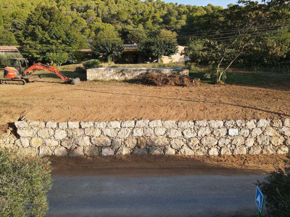 Enrochement à Villecroze